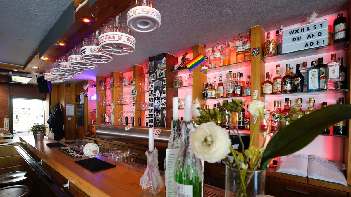 Einladende Brauhaus-Theke im Umleitung